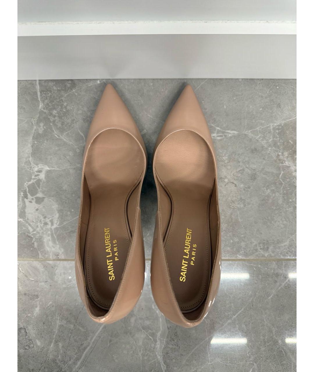 SAINT LAURENT Бежевые туфли из лакированной кожи, фото 3