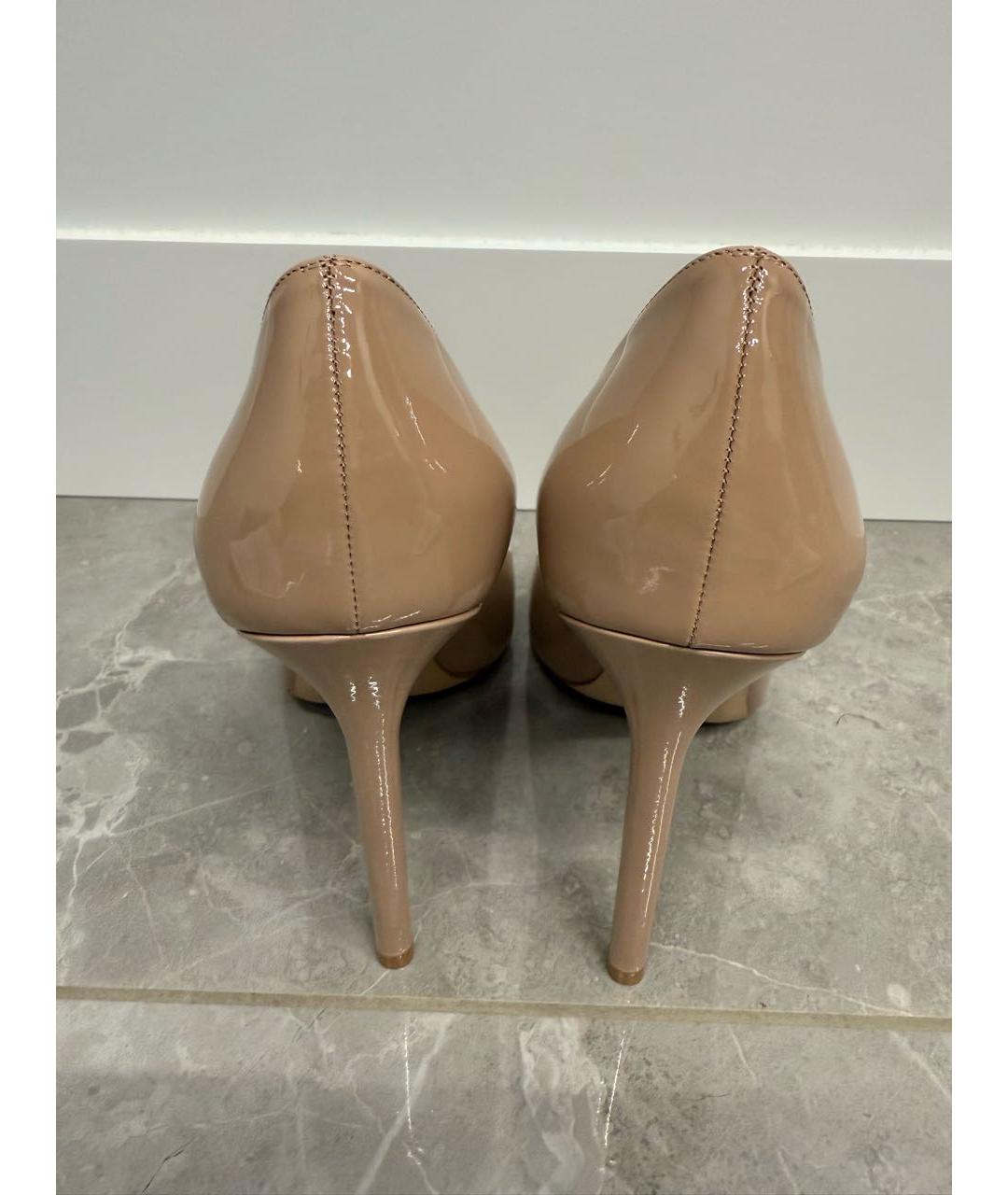 SAINT LAURENT Бежевые туфли из лакированной кожи, фото 4