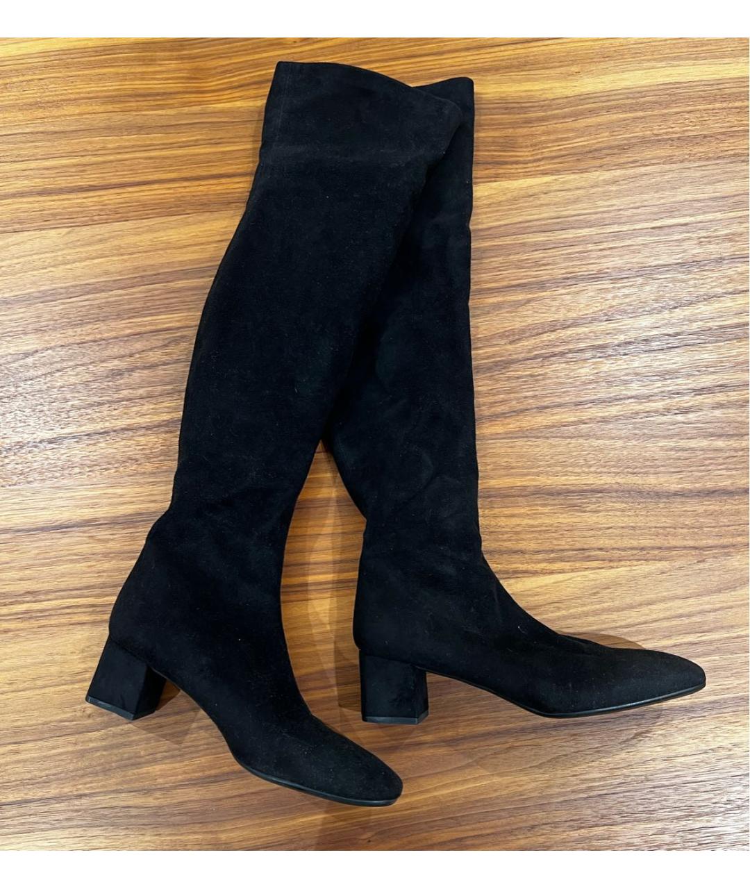 STUART WEITZMAN Черные замшевые ботфорты, фото 7