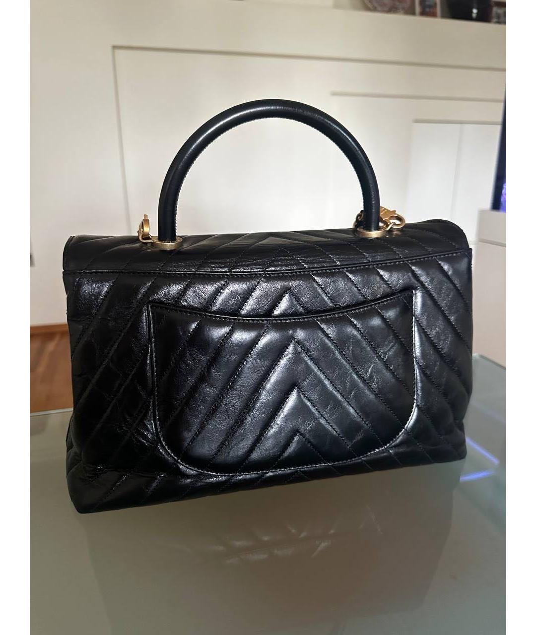 CHANEL Черная кожаная сумка с короткими ручками, фото 3