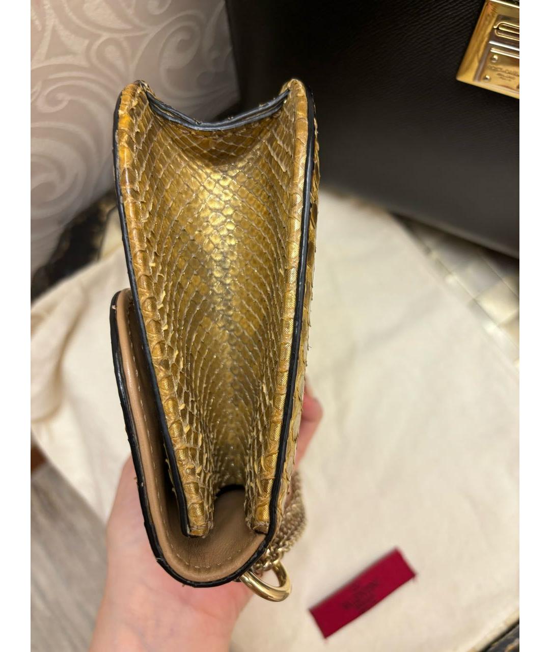 VALENTINO Золотая сумка через плечо из экзотической кожи, фото 5