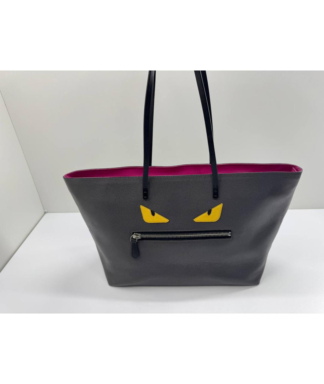 FENDI Серая сумка тоут из лакированной кожи, фото 3