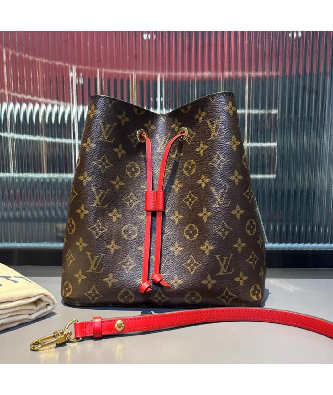 LOUIS VUITTON Сумка через плечо, фото 6