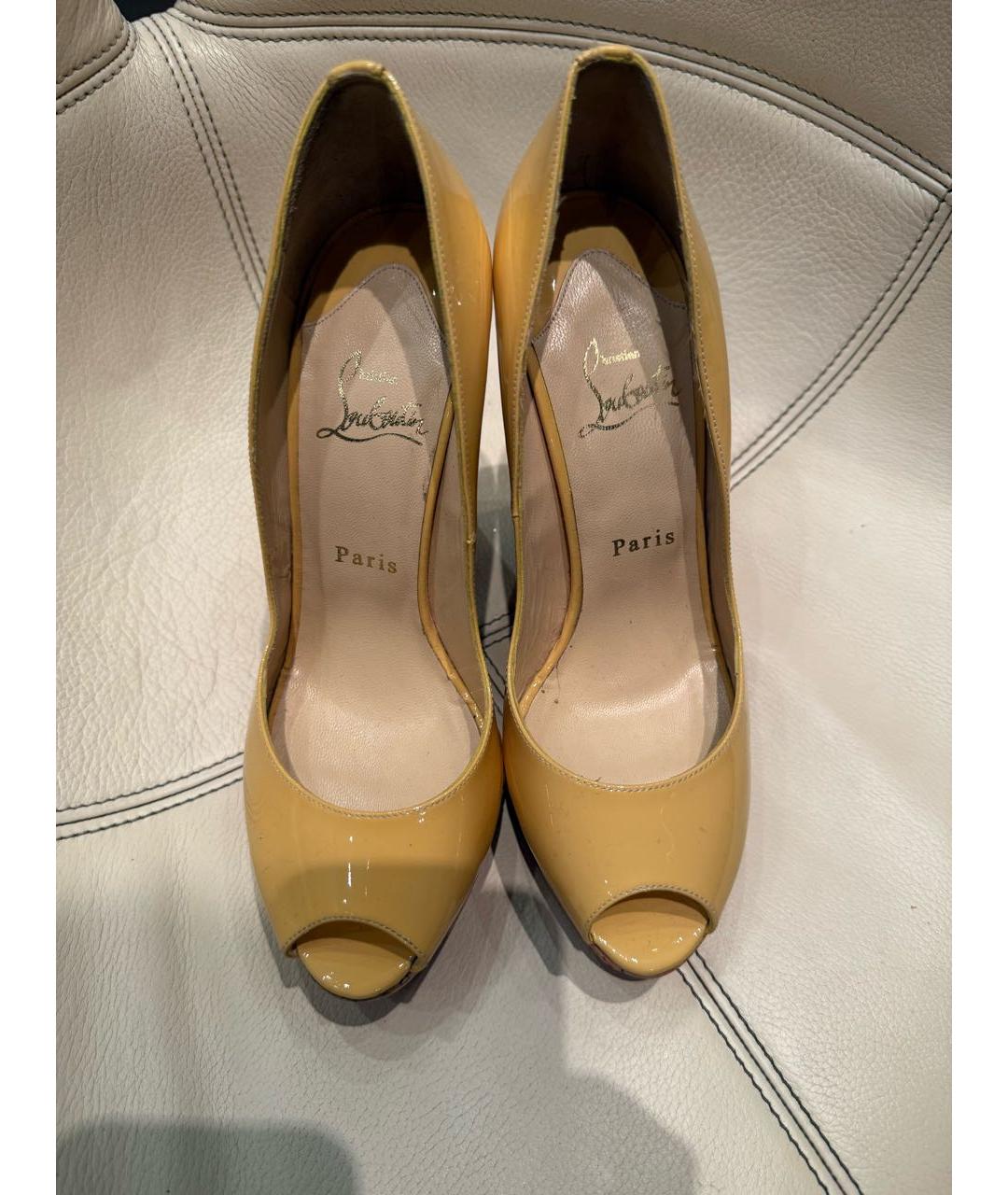 CHRISTIAN LOUBOUTIN Желтые босоножки из лакированной кожи, фото 3