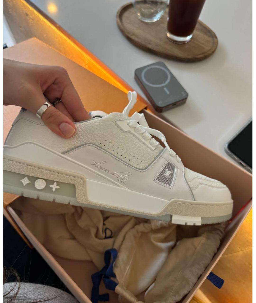 LOUIS VUITTON Белые кожаные низкие кроссовки / кеды, фото 6