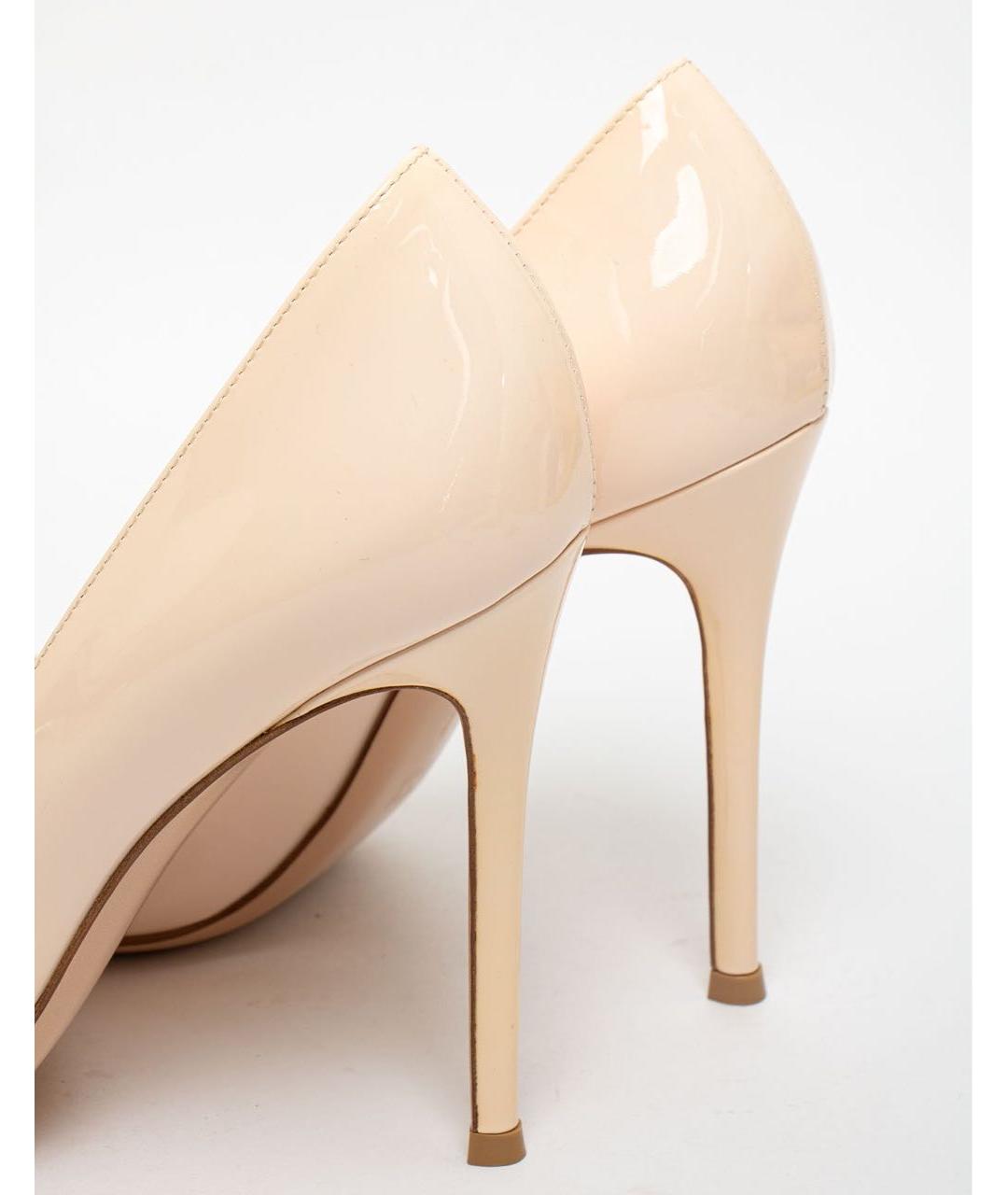 GIANVITO ROSSI Бежевые туфли из лакированной кожи, фото 4