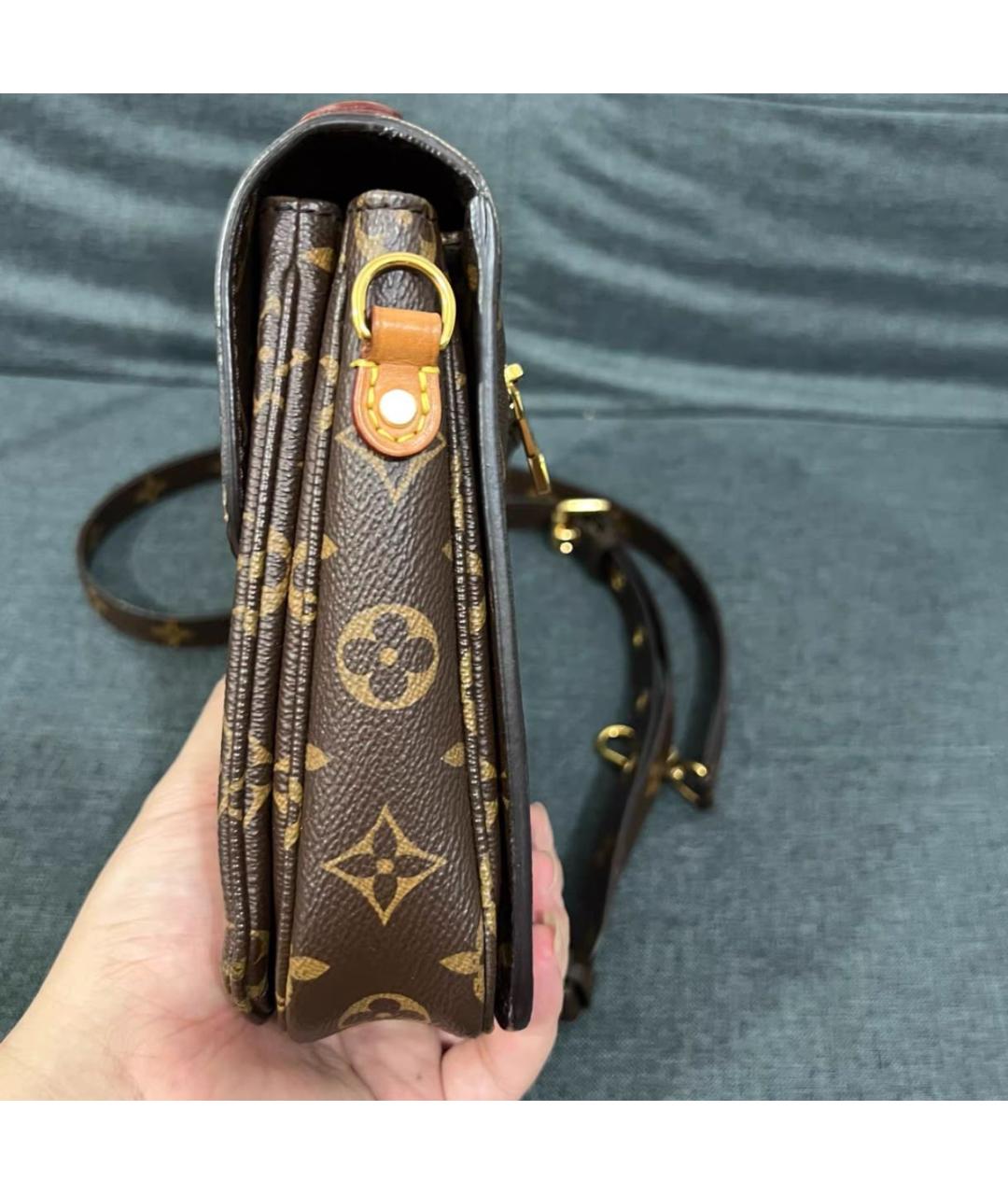 LOUIS VUITTON Коричневая кожаная сумка через плечо, фото 5