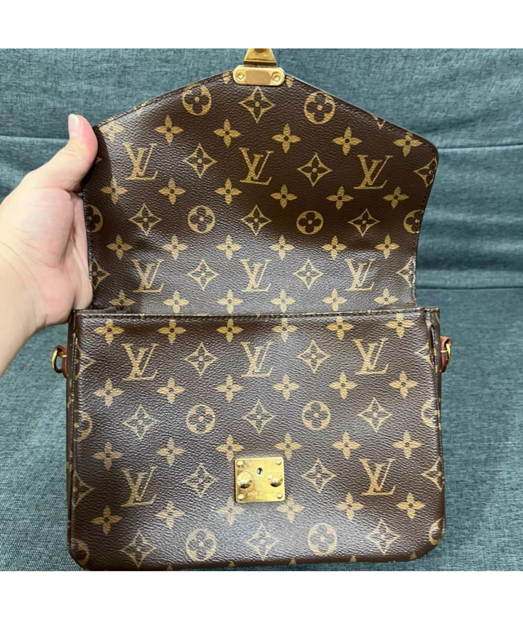 LOUIS VUITTON Коричневая кожаная сумка через плечо, фото 7