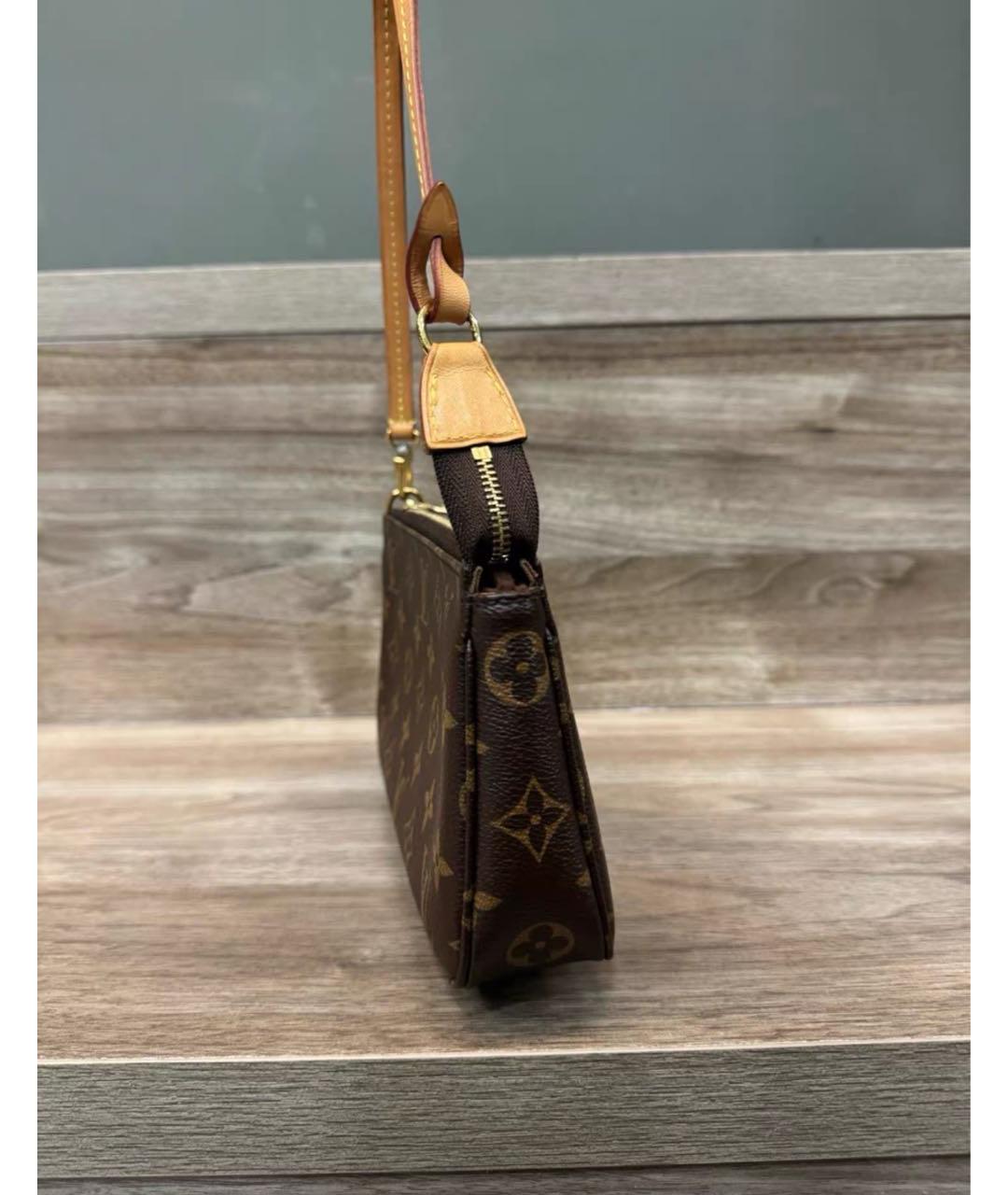 LOUIS VUITTON Коричневая кожаная сумка через плечо, фото 3