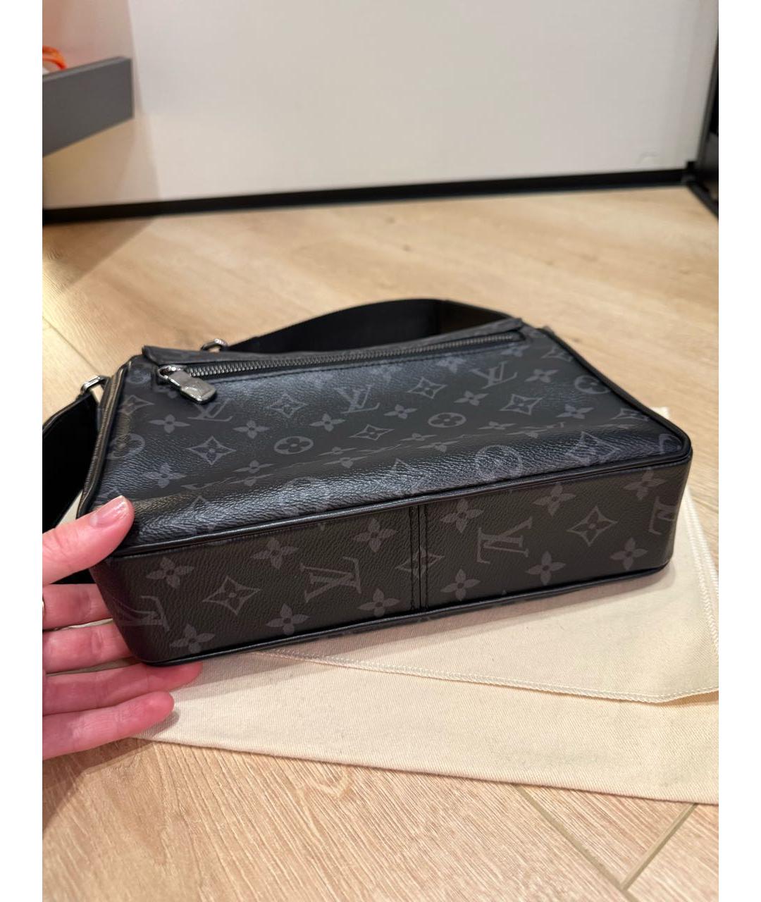 LOUIS VUITTON Темно-синяя кожаная сумка на плечо, фото 6
