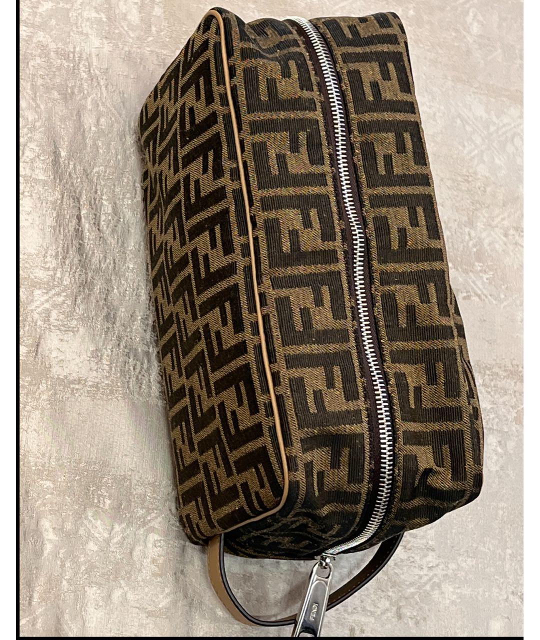 FENDI Коричневая косметичка, фото 3