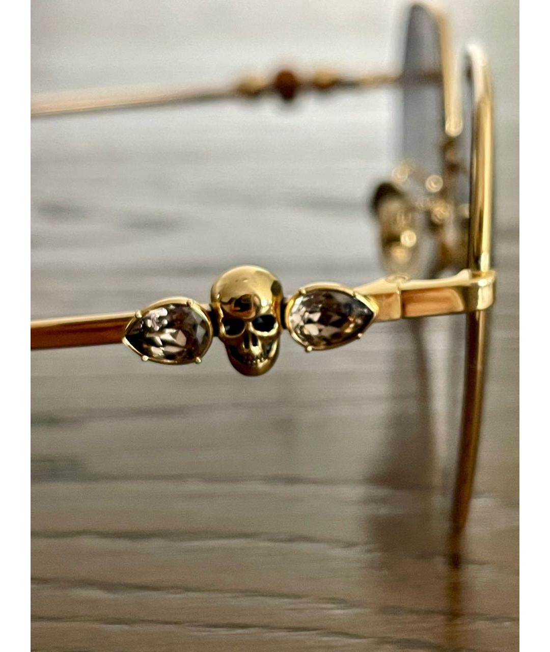ALEXANDER MCQUEEN Золотые металлические солнцезащитные очки, фото 3