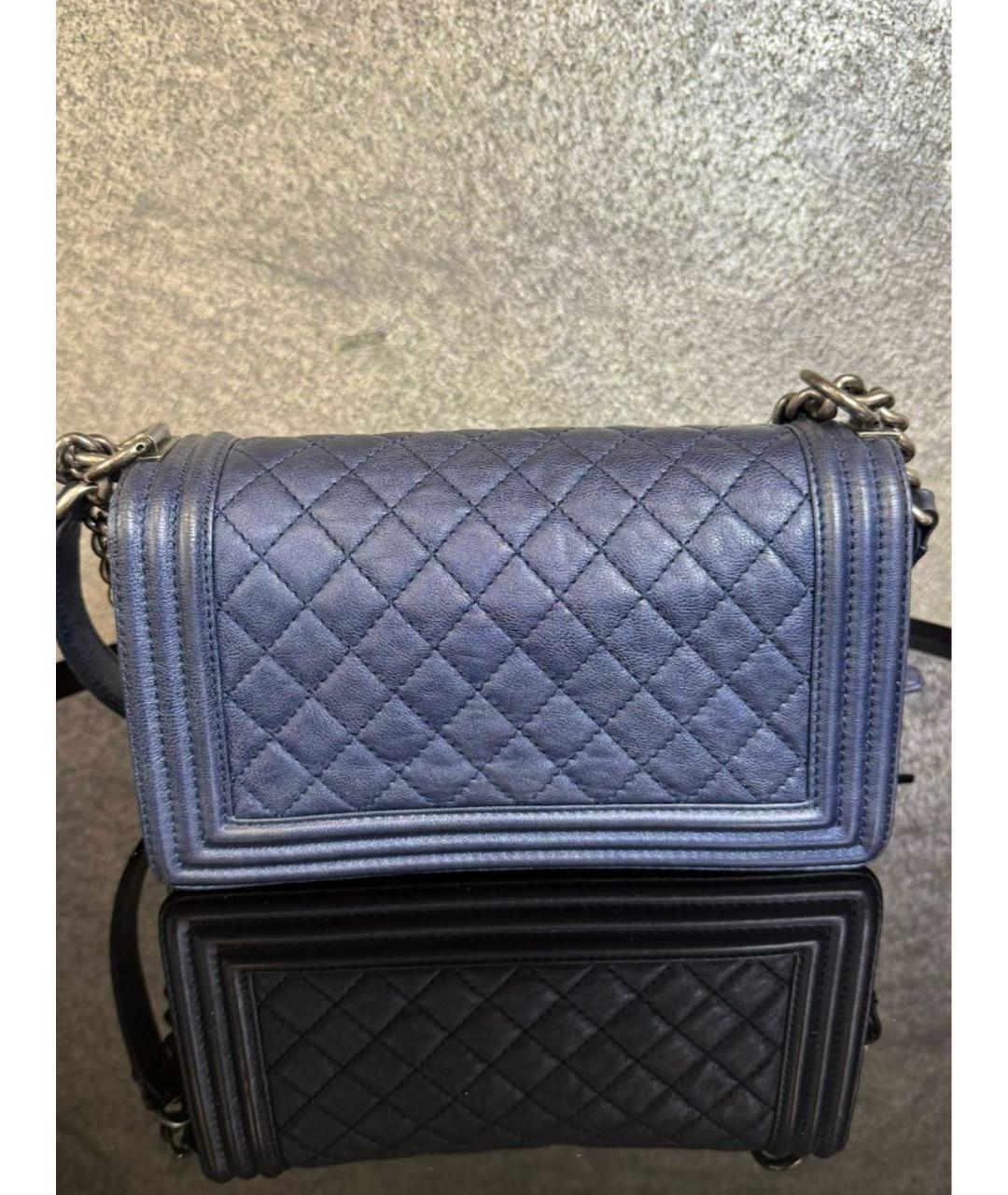 CHANEL Темно-синяя кожаная сумка через плечо, фото 3