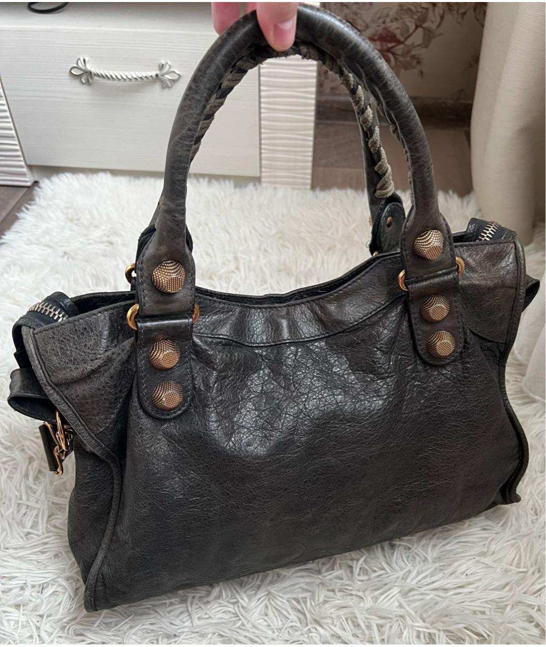 BALENCIAGA Серая кожаная сумка с короткими ручками, фото 2