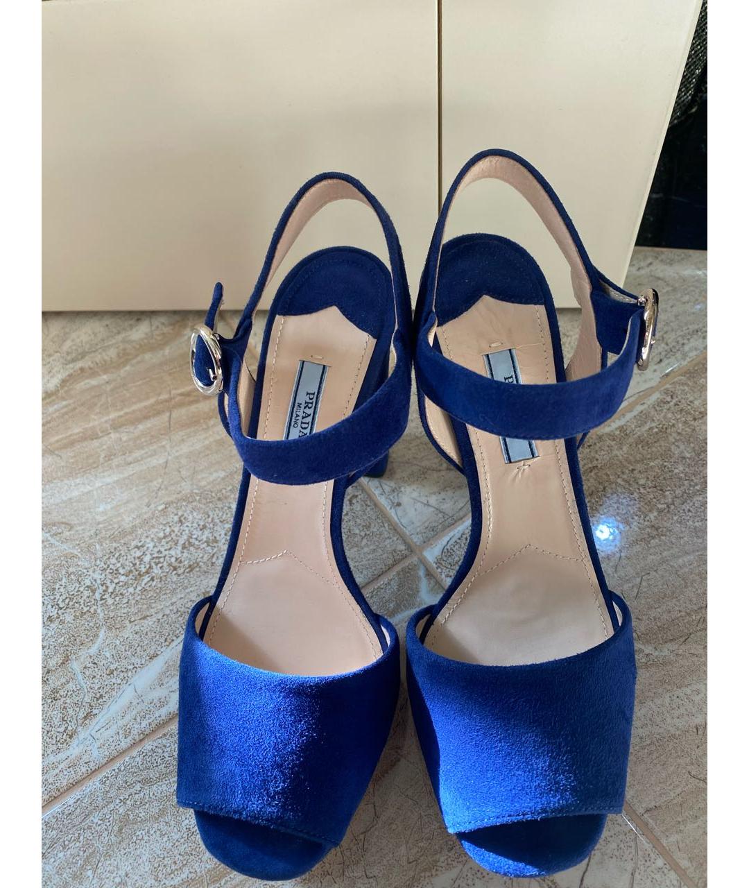 PRADA Синие замшевые босоножки, фото 2