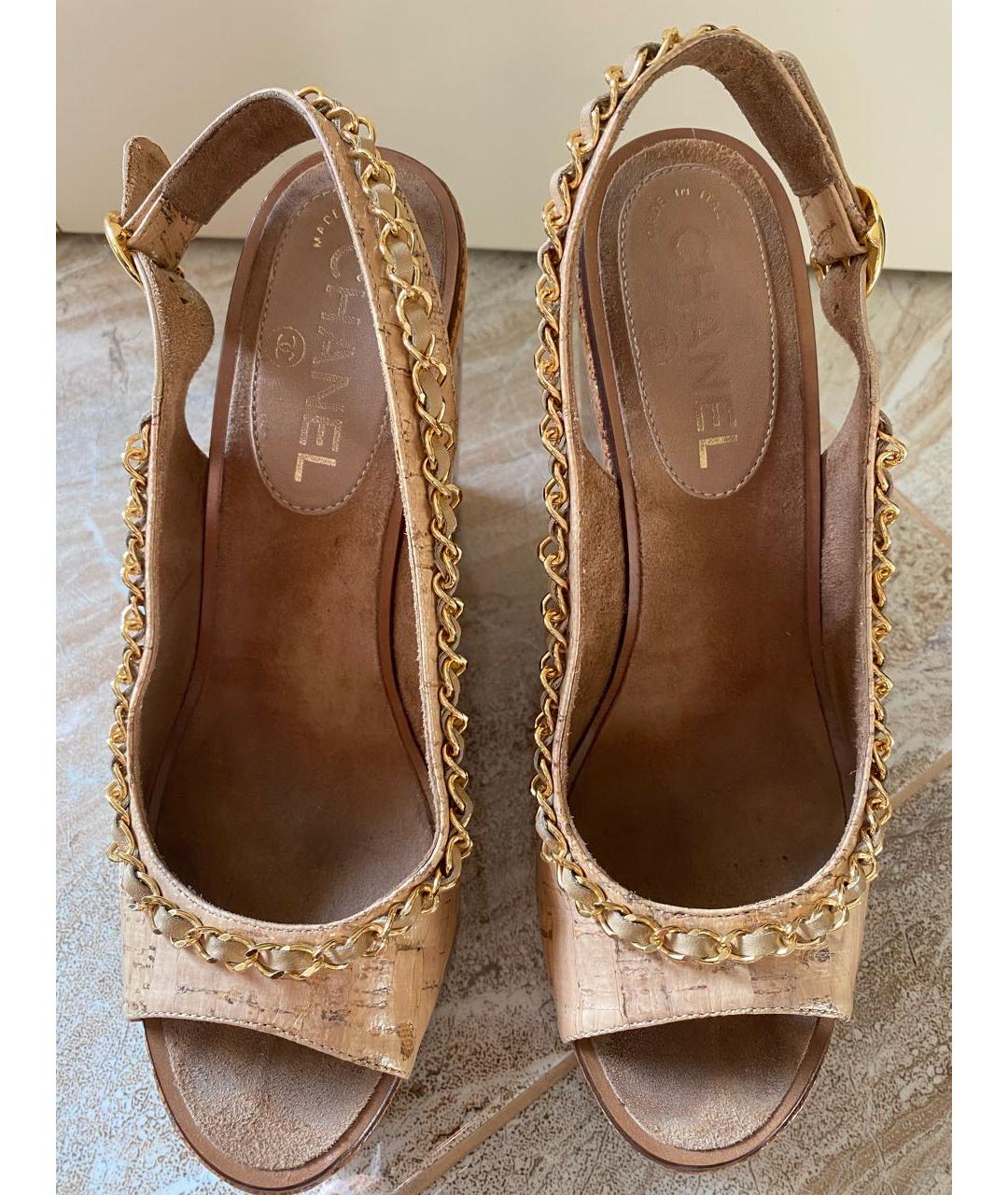CHANEL Бежевые кожаные босоножки, фото 5