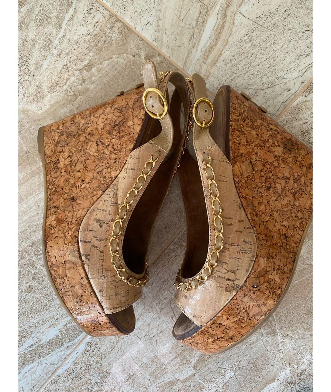 CHANEL Бежевые кожаные босоножки, фото 8