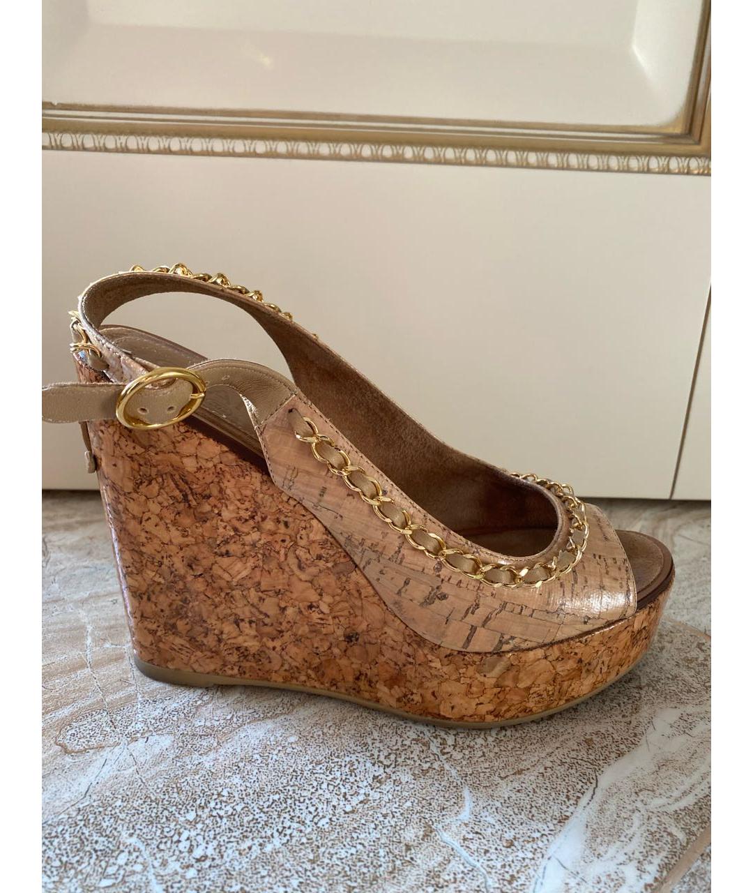 CHANEL Бежевые кожаные босоножки, фото 9