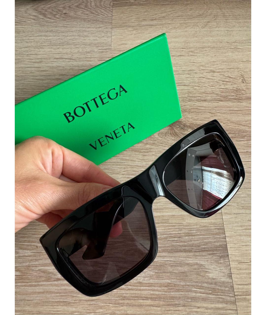 BOTTEGA VENETA Черные пластиковые солнцезащитные очки, фото 3