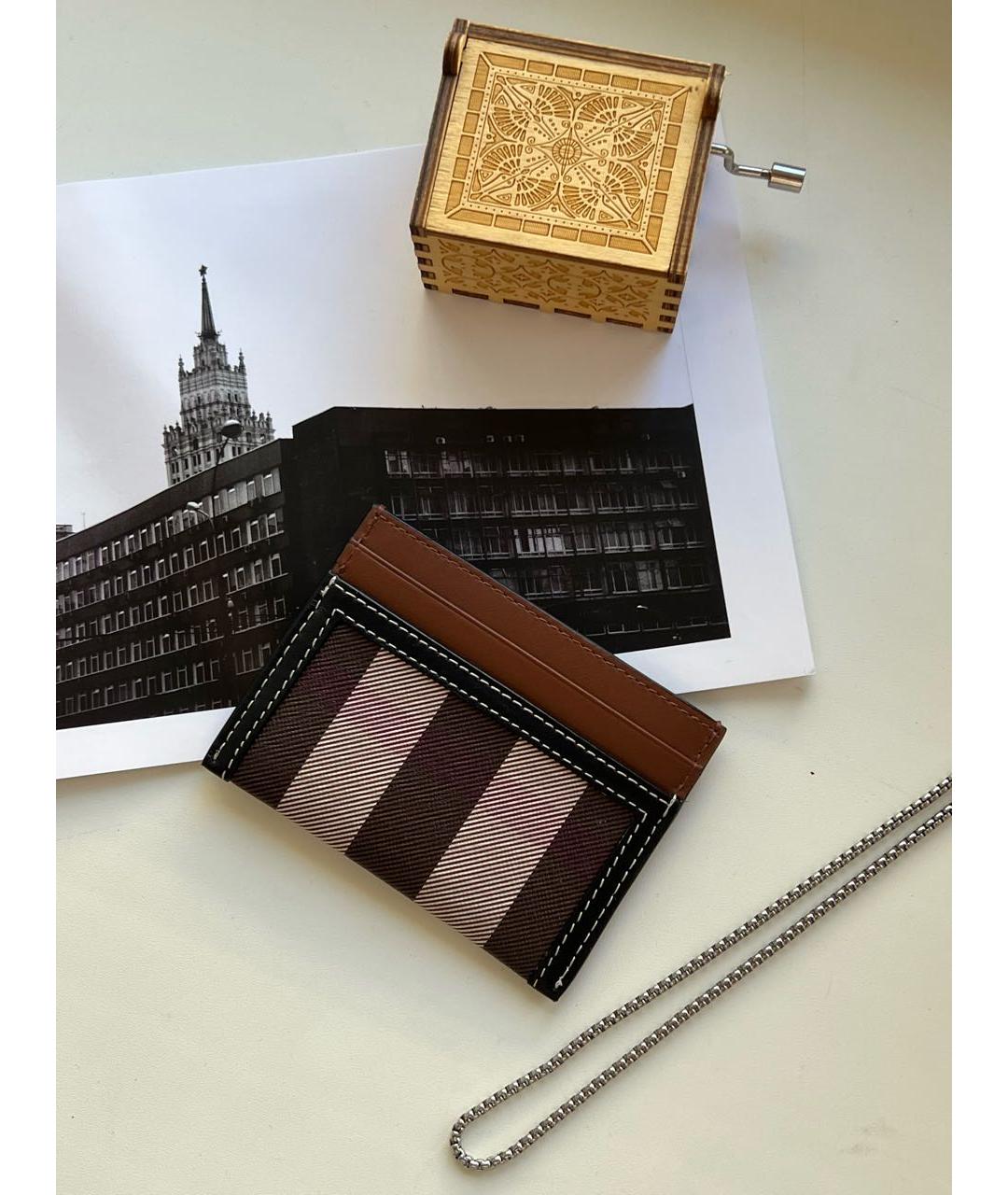BURBERRY Коричневый кожаный кардхолдер, фото 3