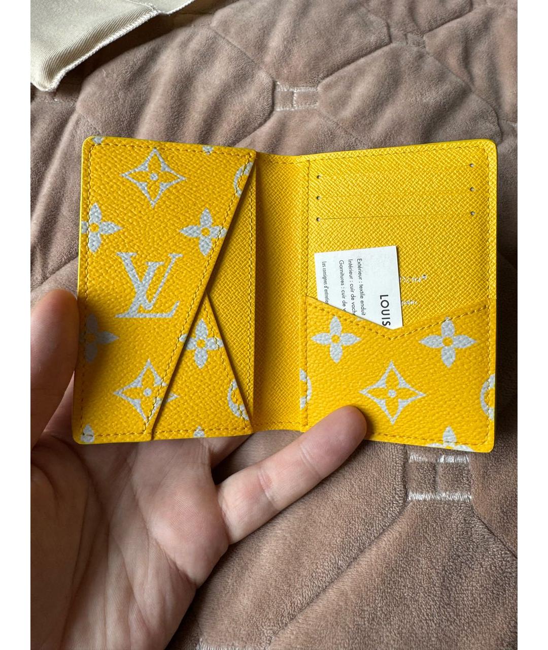 LOUIS VUITTON Желтый кардхолдер из искусственной кожи, фото 6