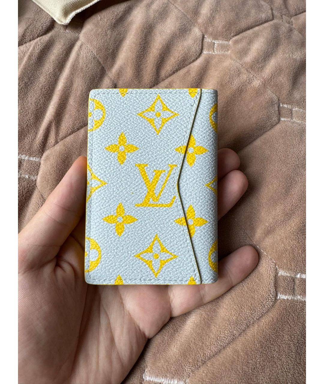 LOUIS VUITTON Желтый кардхолдер из искусственной кожи, фото 5