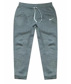 NIKE Повседневные брюки