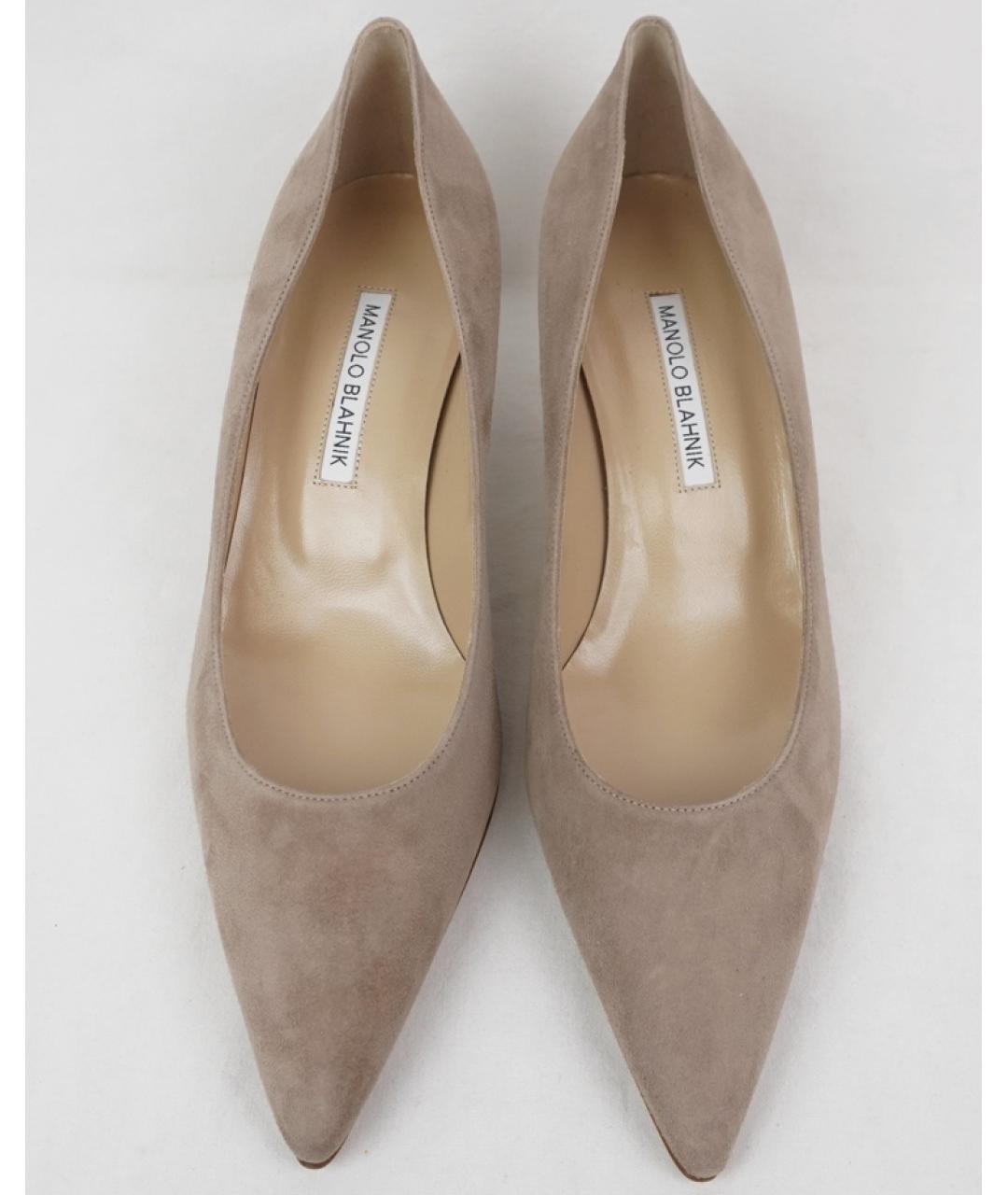 MANOLO BLAHNIK Бежевые замшевые лодочки на низком каблуке, фото 3