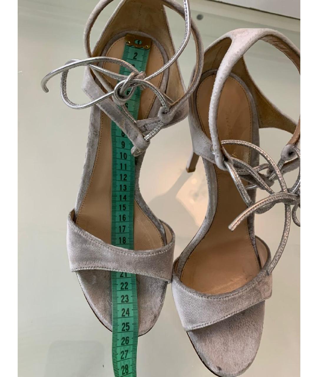 GIANVITO ROSSI Серебряные бархатные босоножки, фото 8
