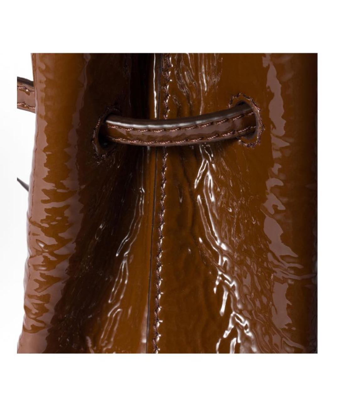 MIU MIU Коричневая сумка с короткими ручками из лакированной кожи, фото 3