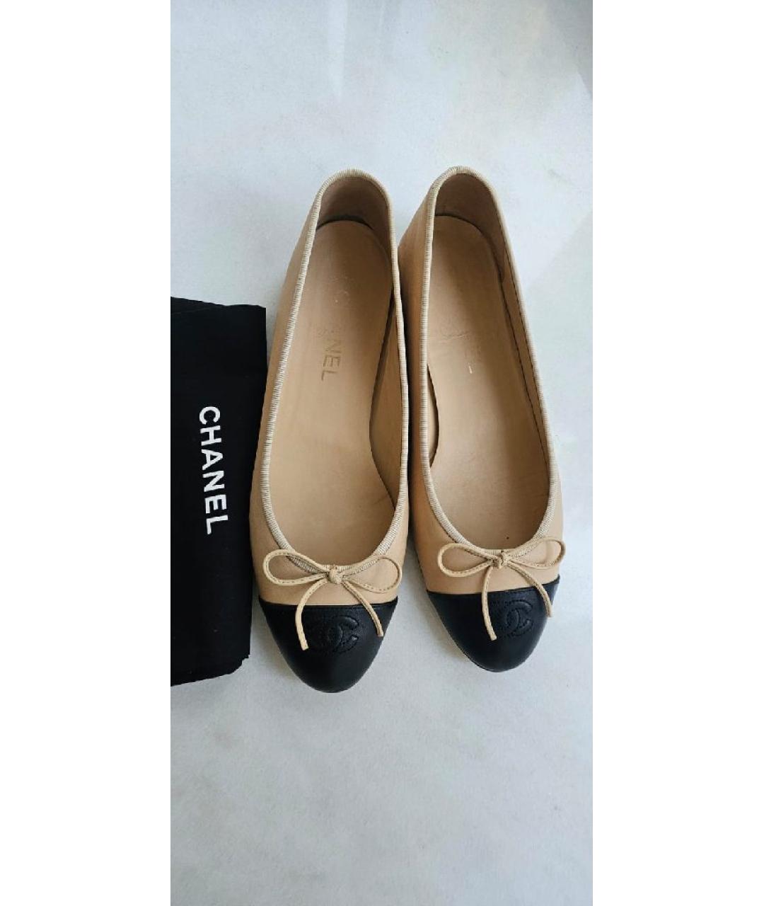 CHANEL Бежевые кожаные балетки, фото 3