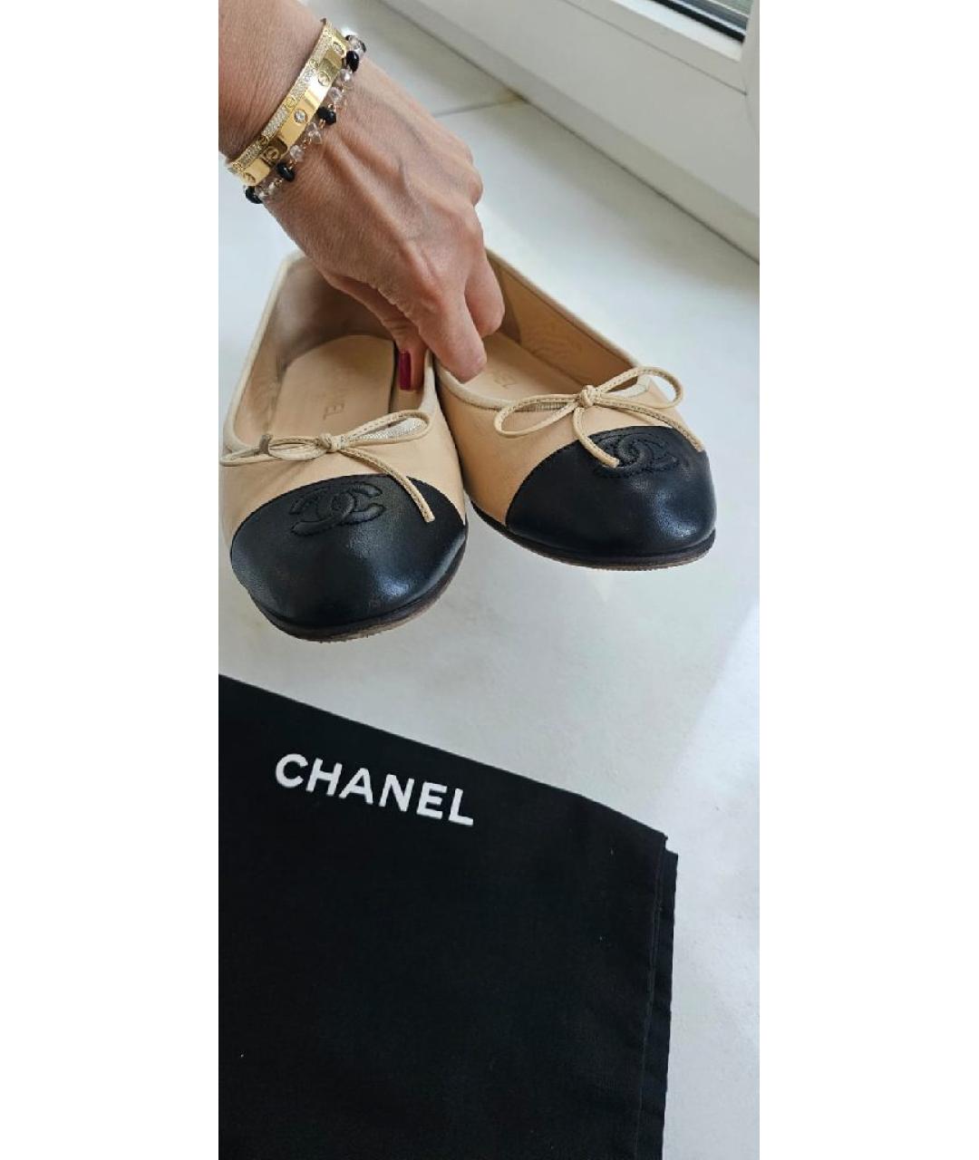 CHANEL Бежевые кожаные балетки, фото 2