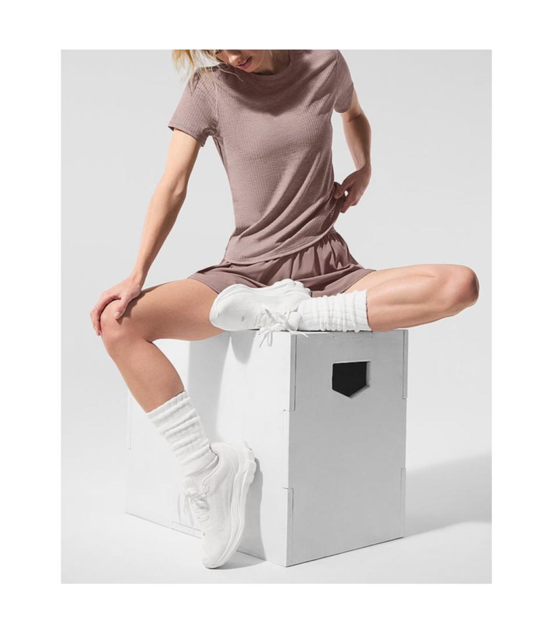 ALO YOGA Бежевая футболка, фото 3