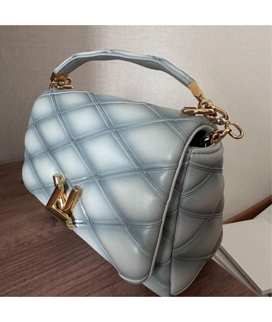 LOUIS VUITTON Голубая кожаная сумка с короткими ручками, фото 2