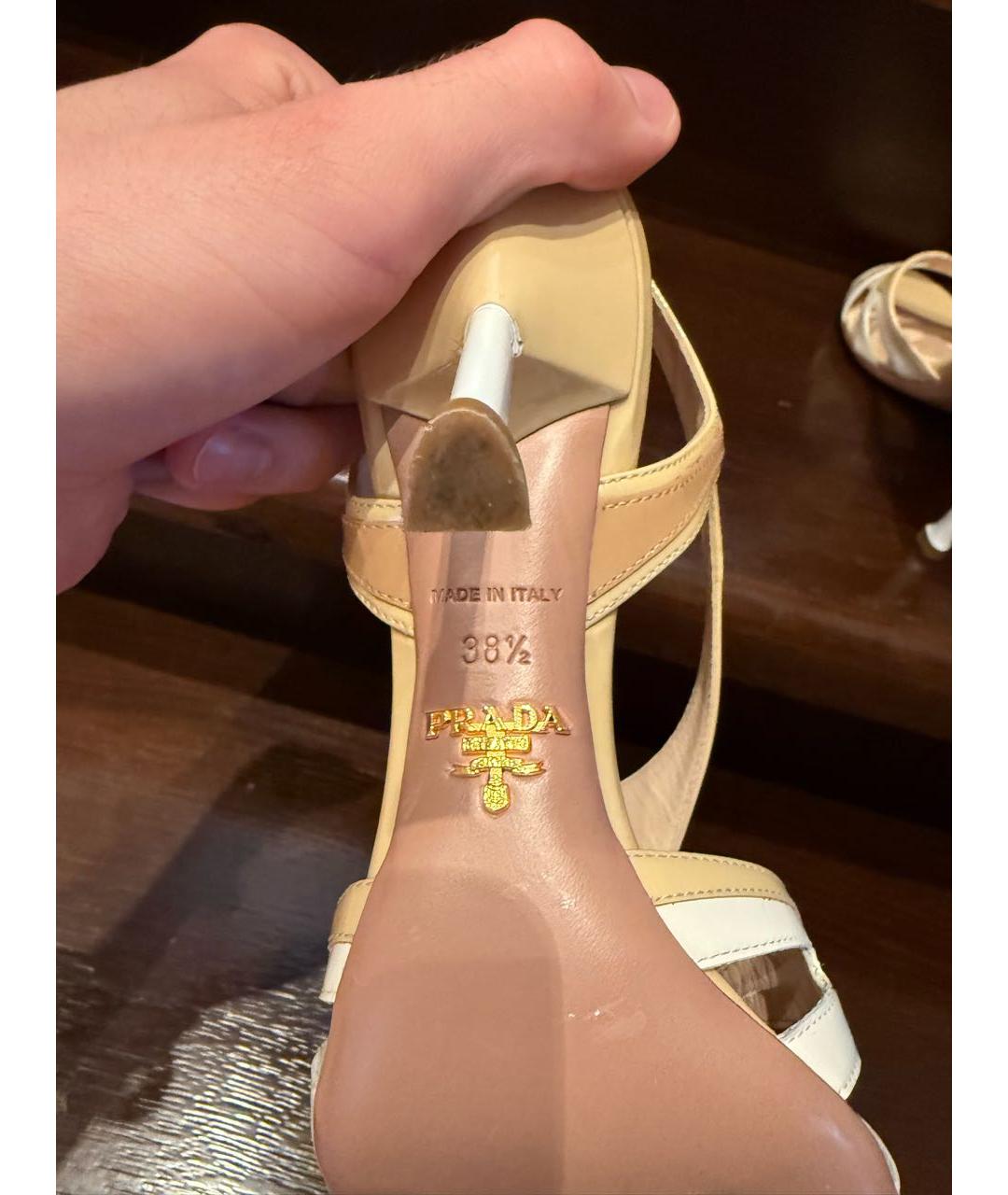 PRADA Бежевые туфли из лакированной кожи, фото 5