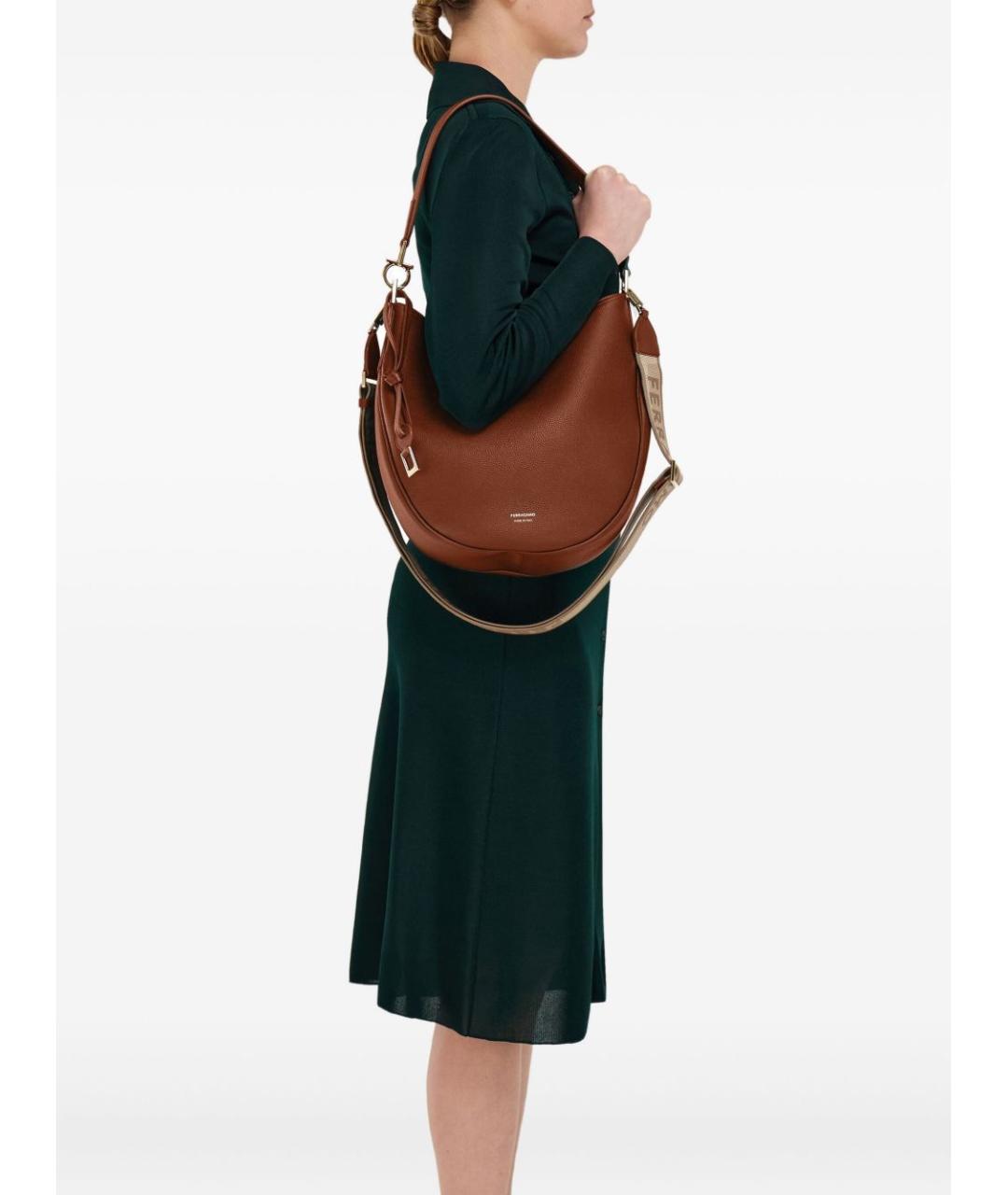FERRAGAMO Коричневая кожаная сумка через плечо, фото 2