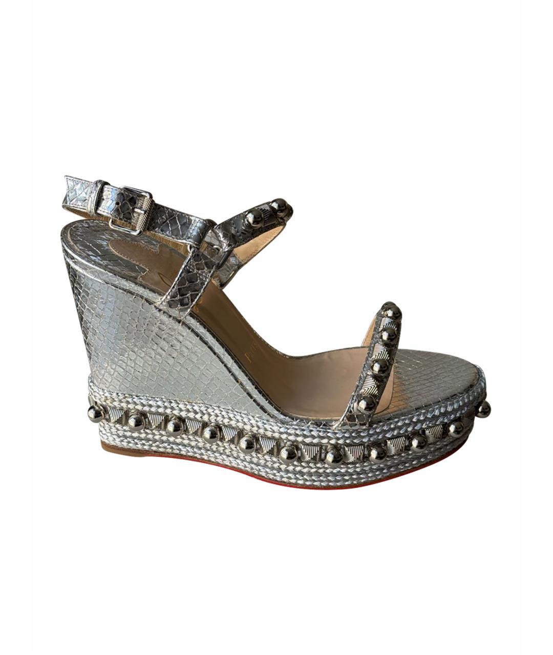 CHRISTIAN LOUBOUTIN Серебряные босоножки из экзотической кожи, фото 1