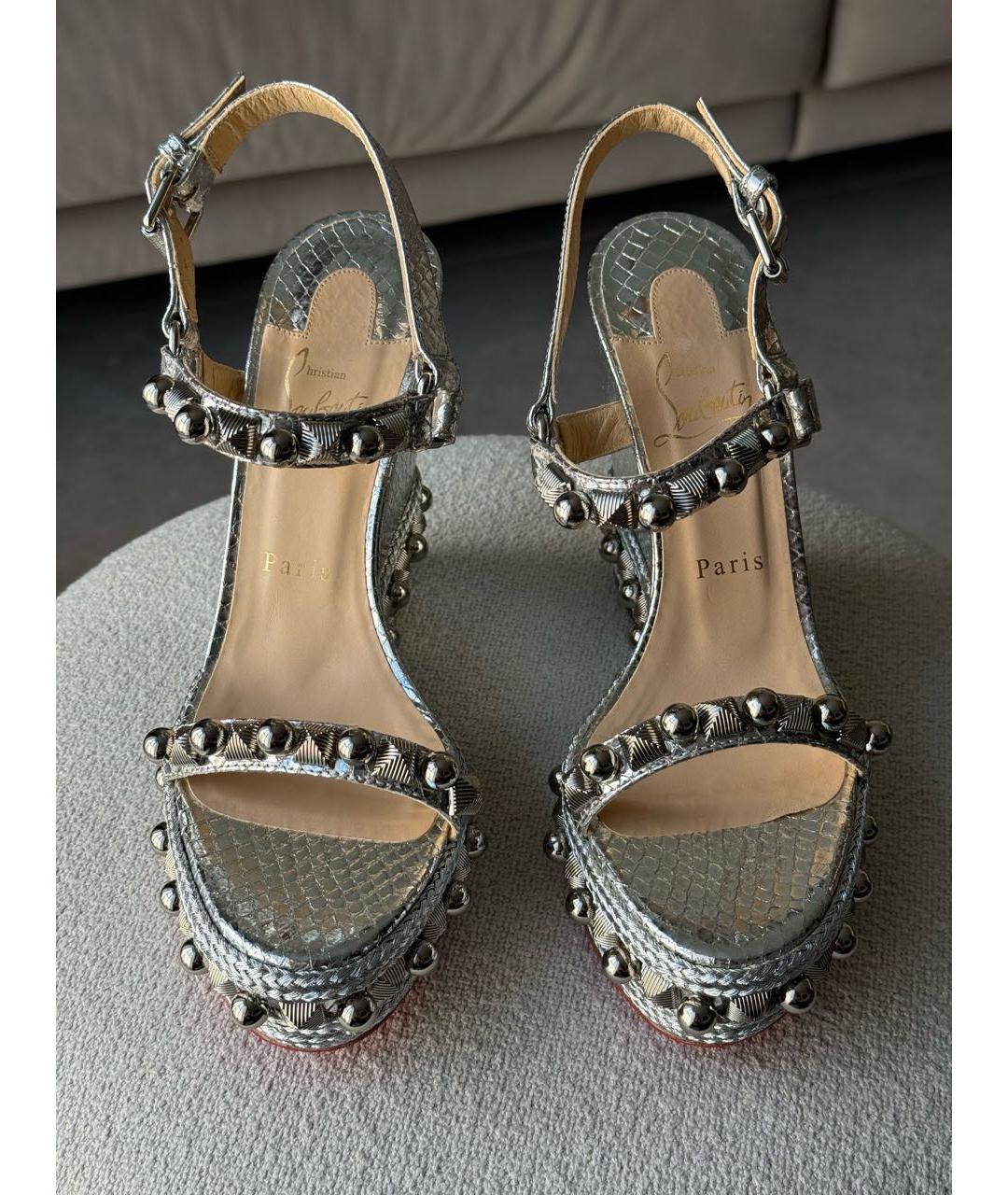 CHRISTIAN LOUBOUTIN Серебряные босоножки из экзотической кожи, фото 2