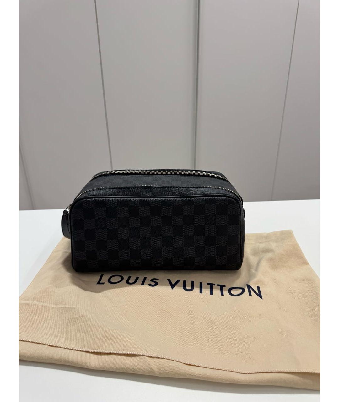 LOUIS VUITTON Антрацитовая косметичка, фото 3