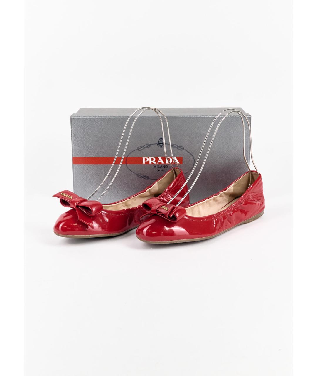 PRADA Красные балетки из лакированной кожи, фото 5