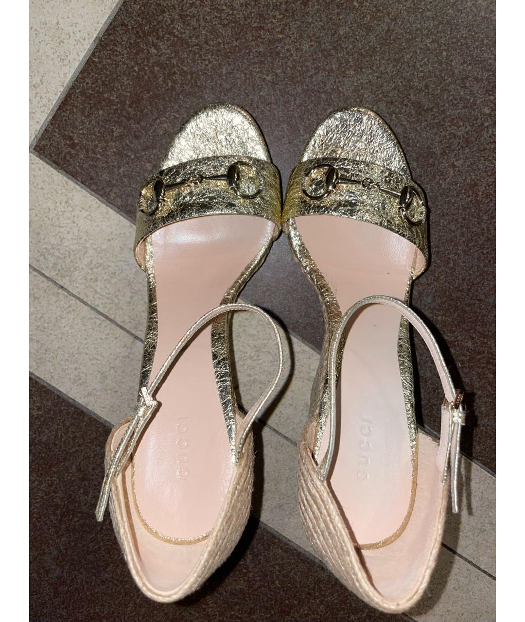 GUCCI Золотые кожаные босоножки, фото 3