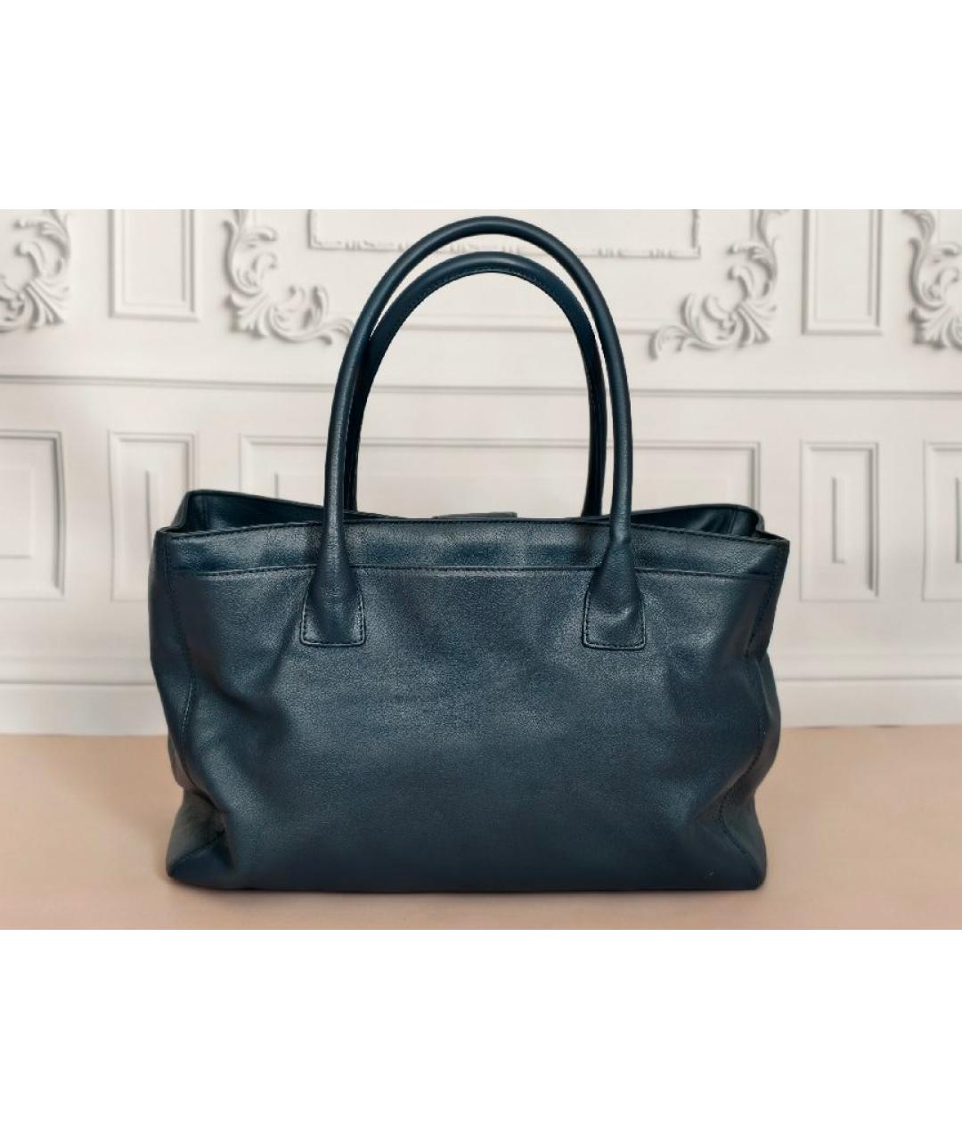 CHANEL Темно-синяя кожаная сумка с короткими ручками, фото 3