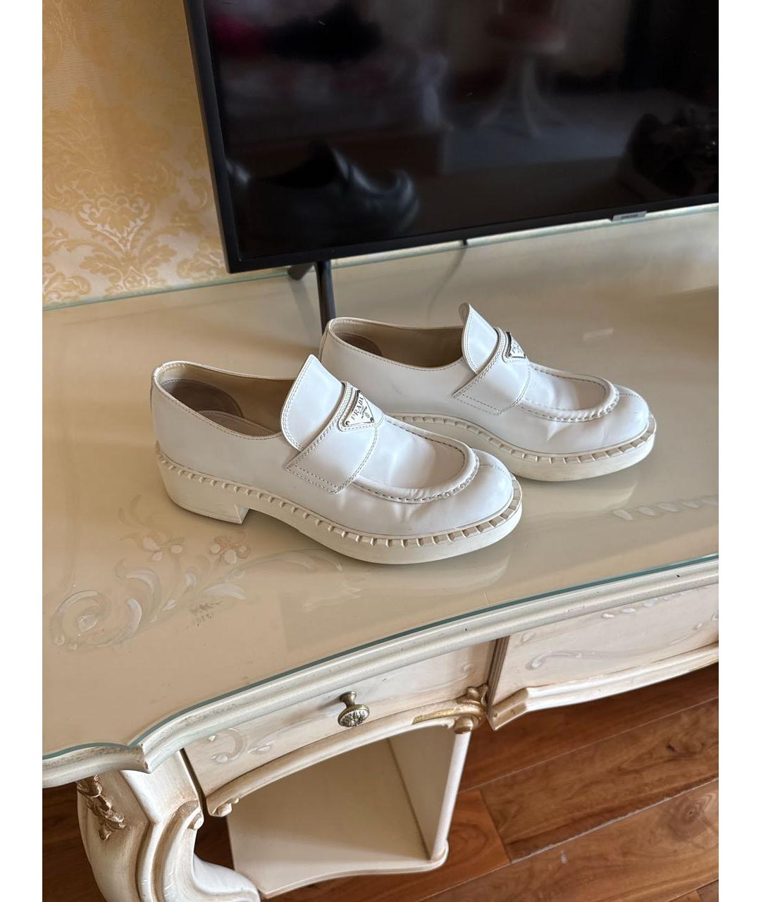 PRADA Белые кожаные лоферы, фото 7