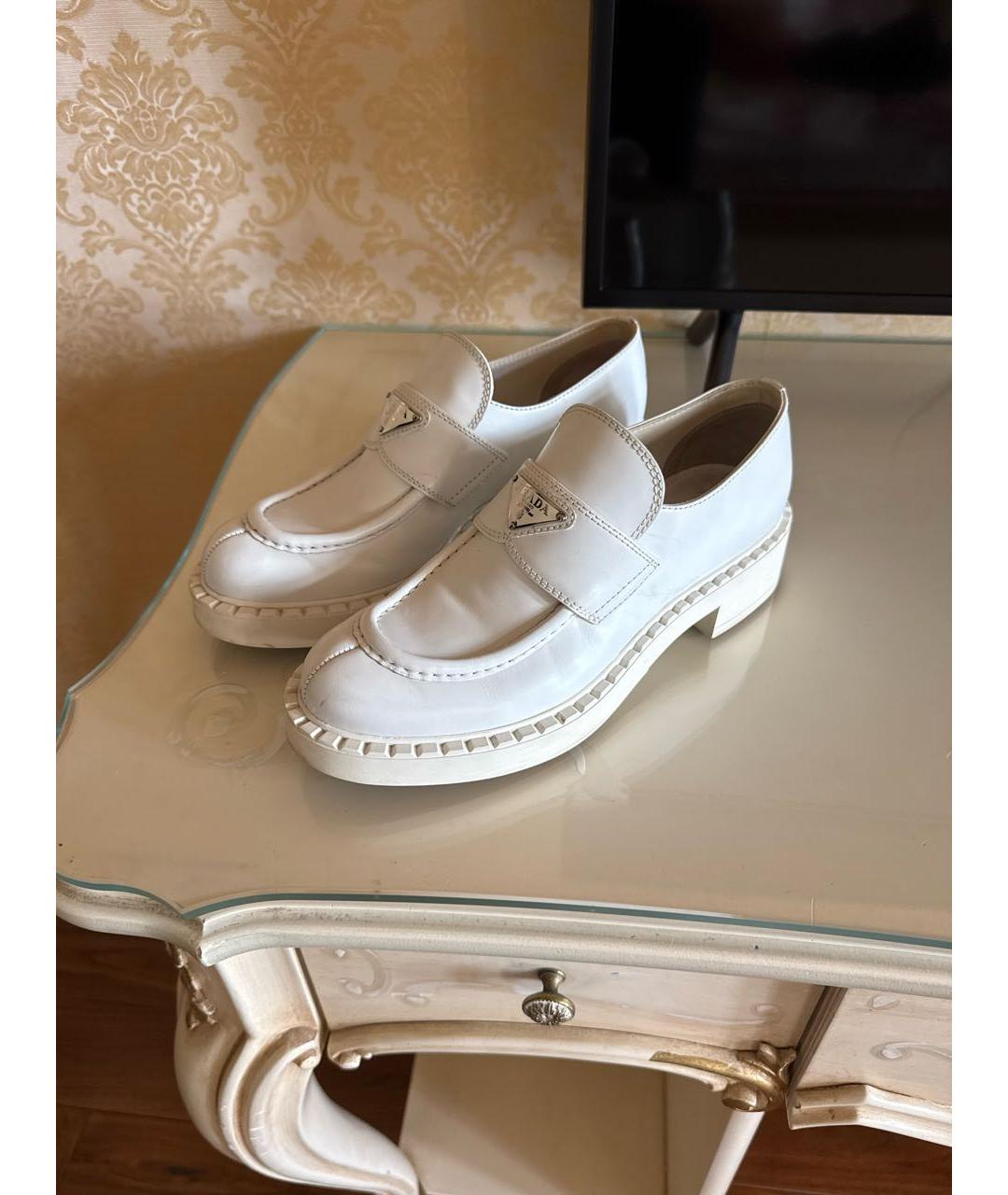PRADA Белые кожаные лоферы, фото 3