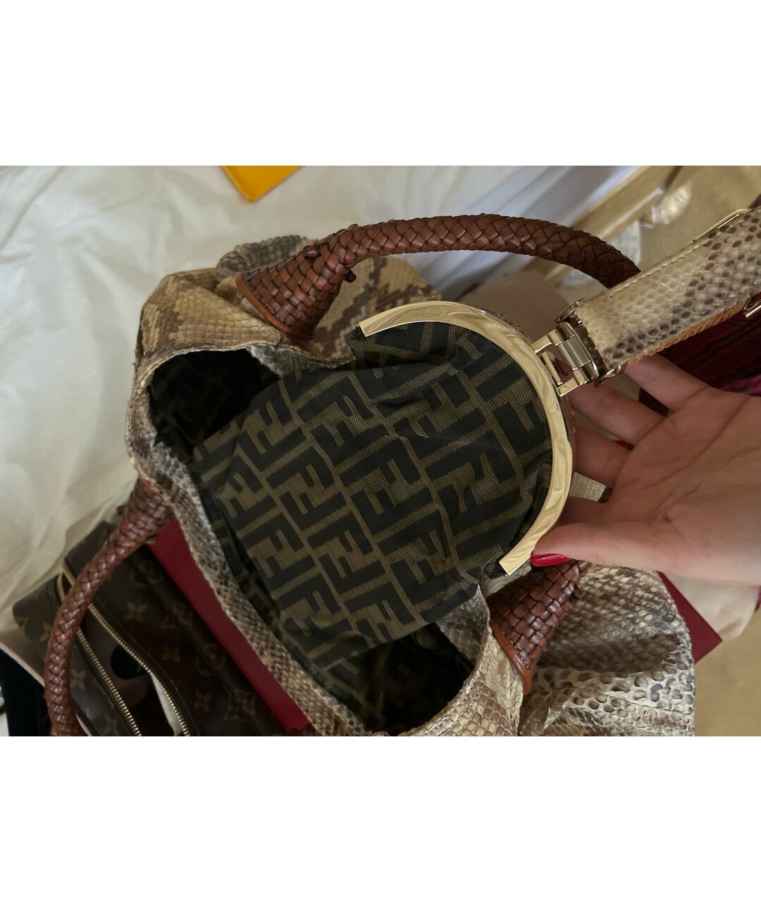 FENDI VINTAGE Коричневая сумка тоут из экзотической кожи, фото 6