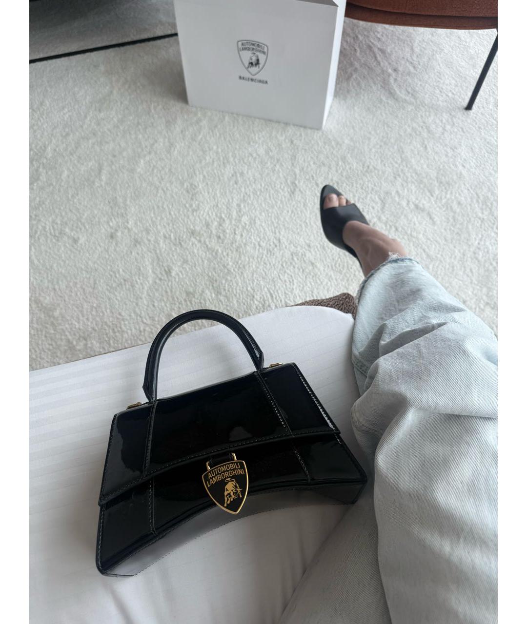 BALENCIAGA Черная сумка с короткими ручками из лакированной кожи, фото 7