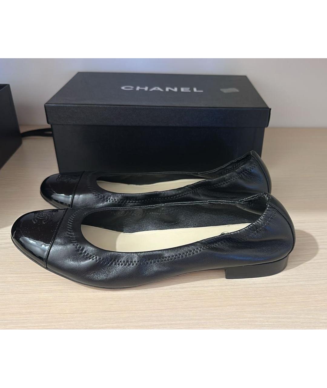 CHANEL Черные кожаные балетки, фото 3