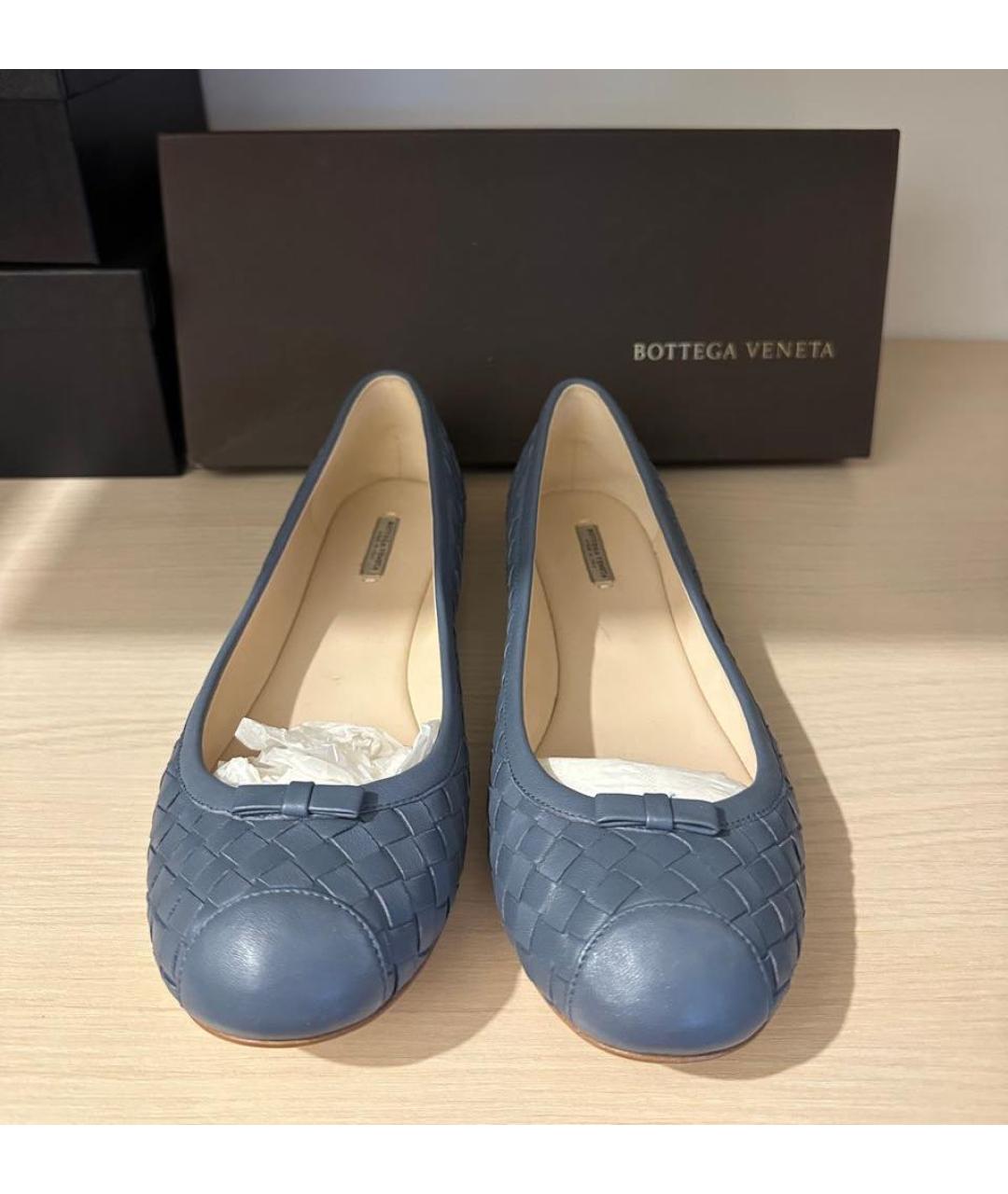 BOTTEGA VENETA Синие кожаные балетки, фото 2