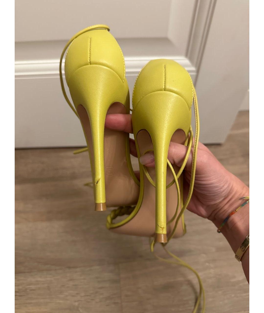GIANVITO ROSSI Желтые кожаные босоножки, фото 4