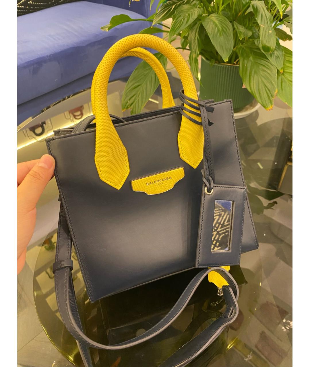 BALENCIAGA Кожаная сумка с короткими ручками, фото 8